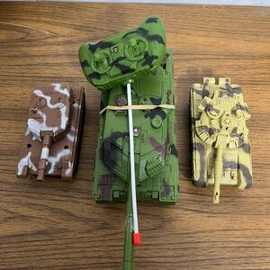 3 Toy Tanks 2 Have Lights And Sound Remote Doesn’t Work